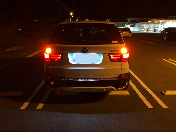 X5のターンランプ・ウィンカー・LEDバルブ・DIYに関するカスタム事例の投稿画像2枚目