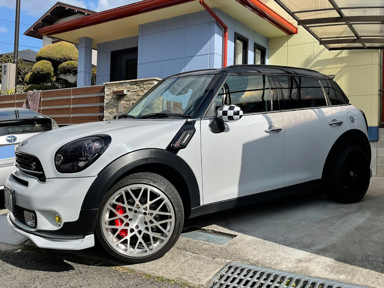 ミニ クロスオーバーのYouTube・外装カスタム・rotiform・GARBINOに関するカスタム事例の投稿画像1枚目