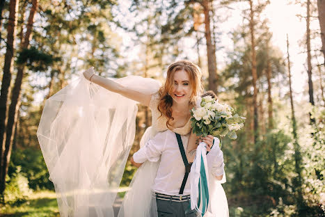 Fotógrafo de casamento Yuliya Guseva (gusevajulia). Foto de 17 de janeiro 2023