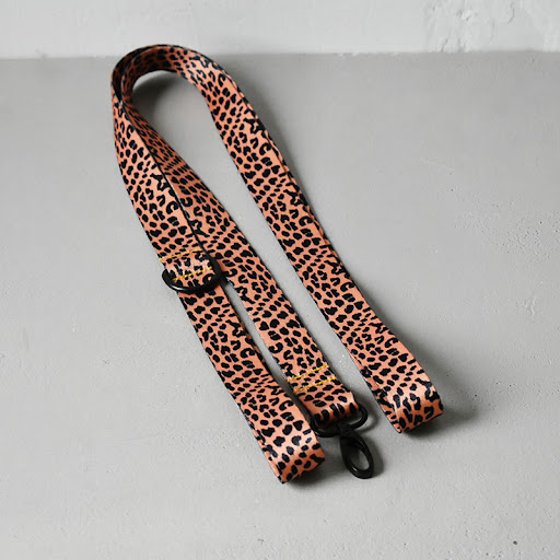 Title 2, Printed dog collar with ethnic design and ribbo...