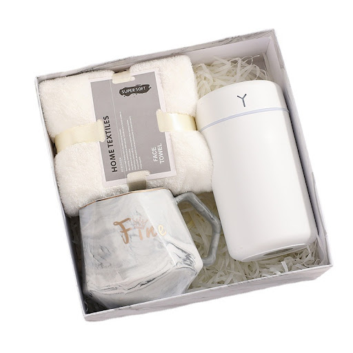Title 7, Christmas Business Partner Gift Set Show apprec...