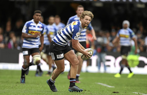 DISTRIBUTION KING: Western Province's Robert du Preez feeds the ball in the Currie Cup final against the Sharks at Kings Park in Durban on Saturday.