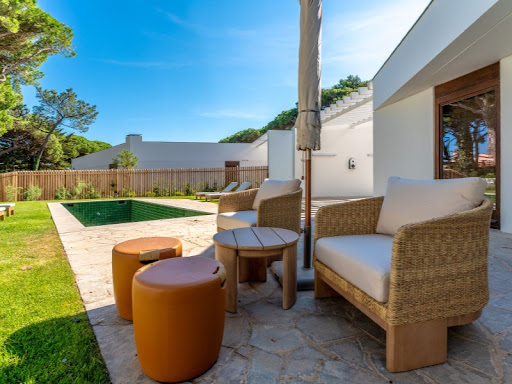 House with pool 4