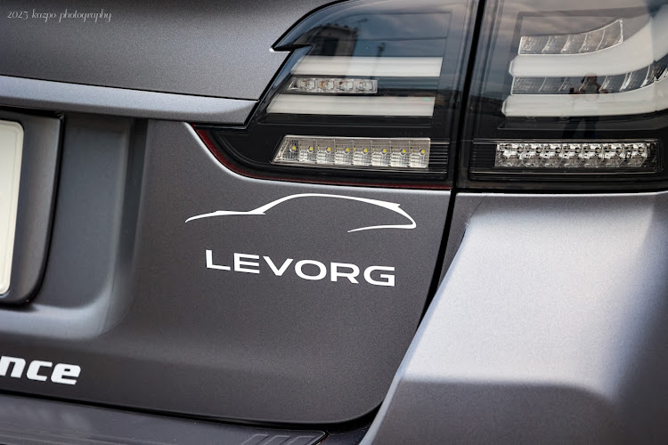 レヴォーグの一眼レフ撮影・赤はいいぞ・NBR 2022・神戸・ラッピングに関するカスタム事例の投稿画像1枚目