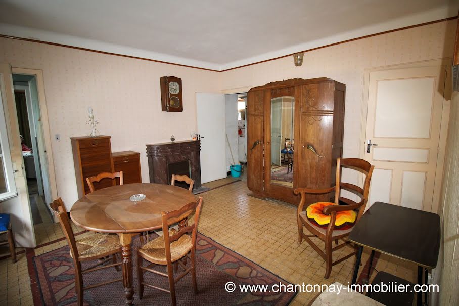 Vente maison 4 pièces 111 m² à Chantonnay (85110), 75 250 €