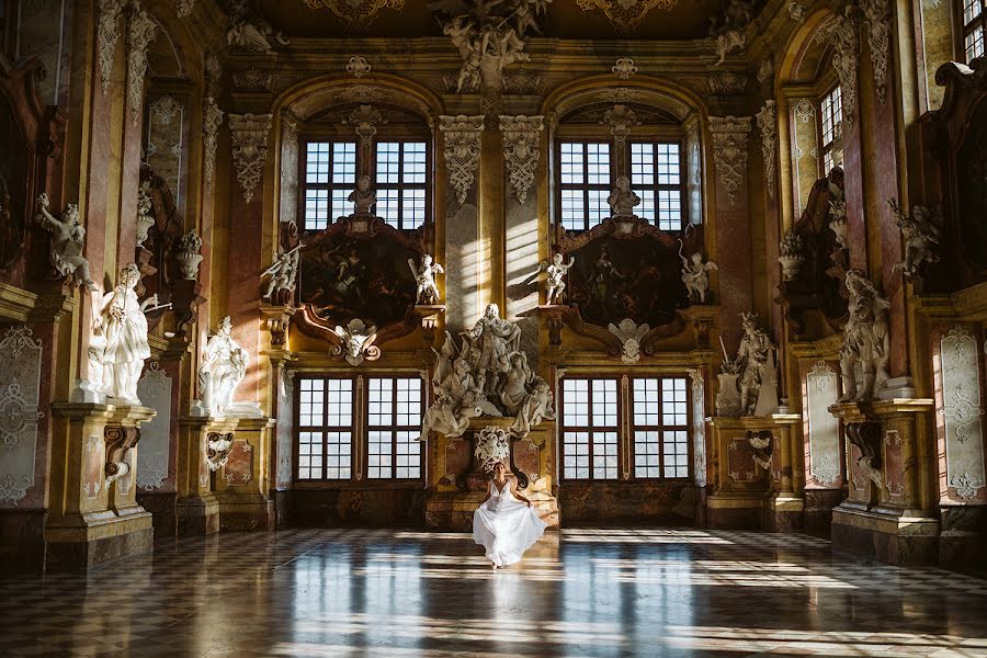 Fotógrafo de casamento Michał Dolibóg (shotsoflove). Foto de 20 de novembro 2019