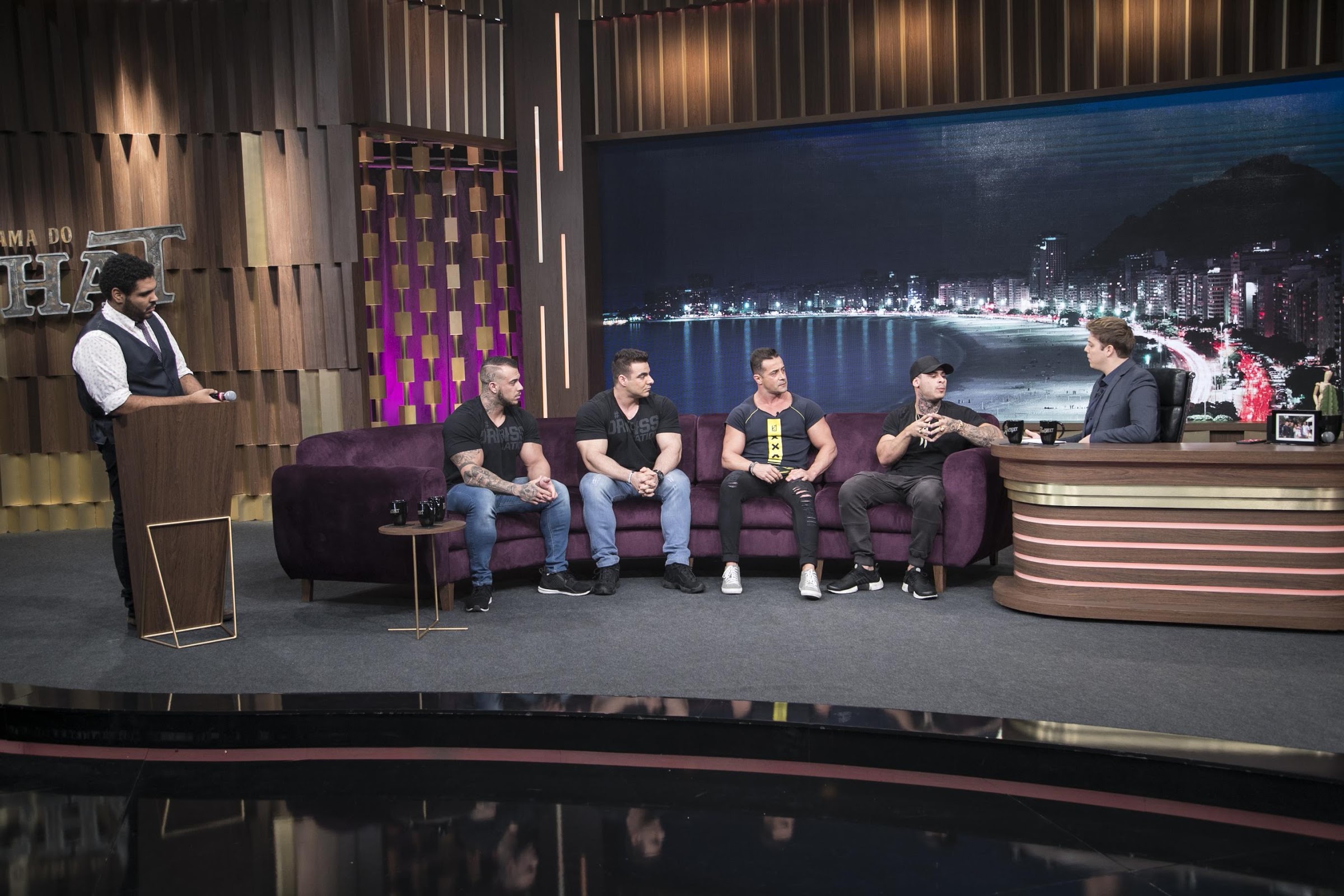 Leo Stronda e um time de fortões são os entrevistados do 'Programa do Porchat'