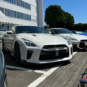 NISSAN GT-R