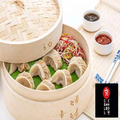 Steamed Chicken Momos (8)