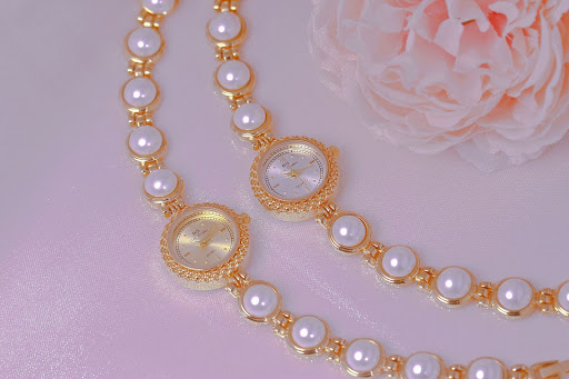 Title 17, BS New Light Luxury Pearl Bracelet Womens Watch