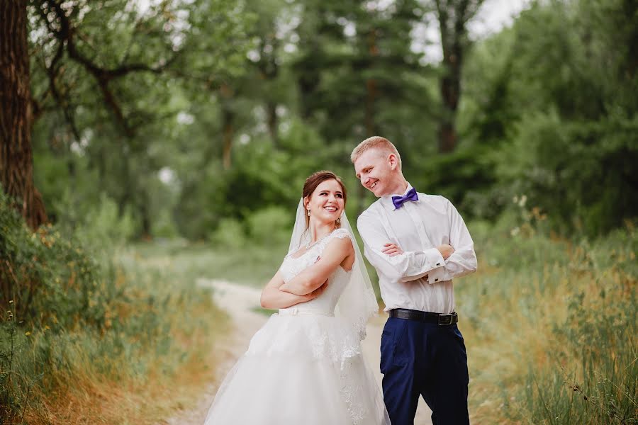 Wedding photographer Anastasiya Ponomarenko (staseyrozen). Photo of 16 January 2018