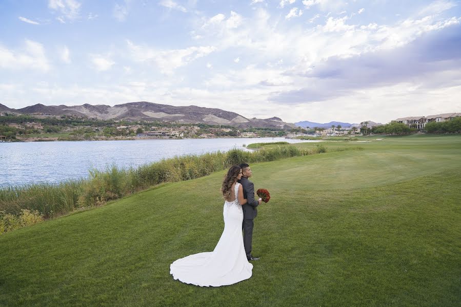 Wedding photographer Gala Parker (galaparker). Photo of 1 December 2019