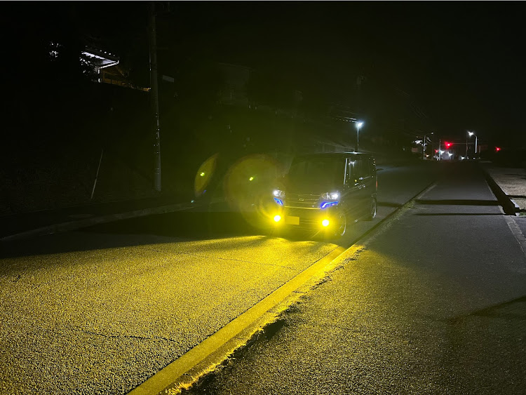 NボックスカスタムのVELENO・イエローフォグ・車高調・テインフレックスZ・あけましておめでとうございますに関するカスタム事例の投稿画像4枚目