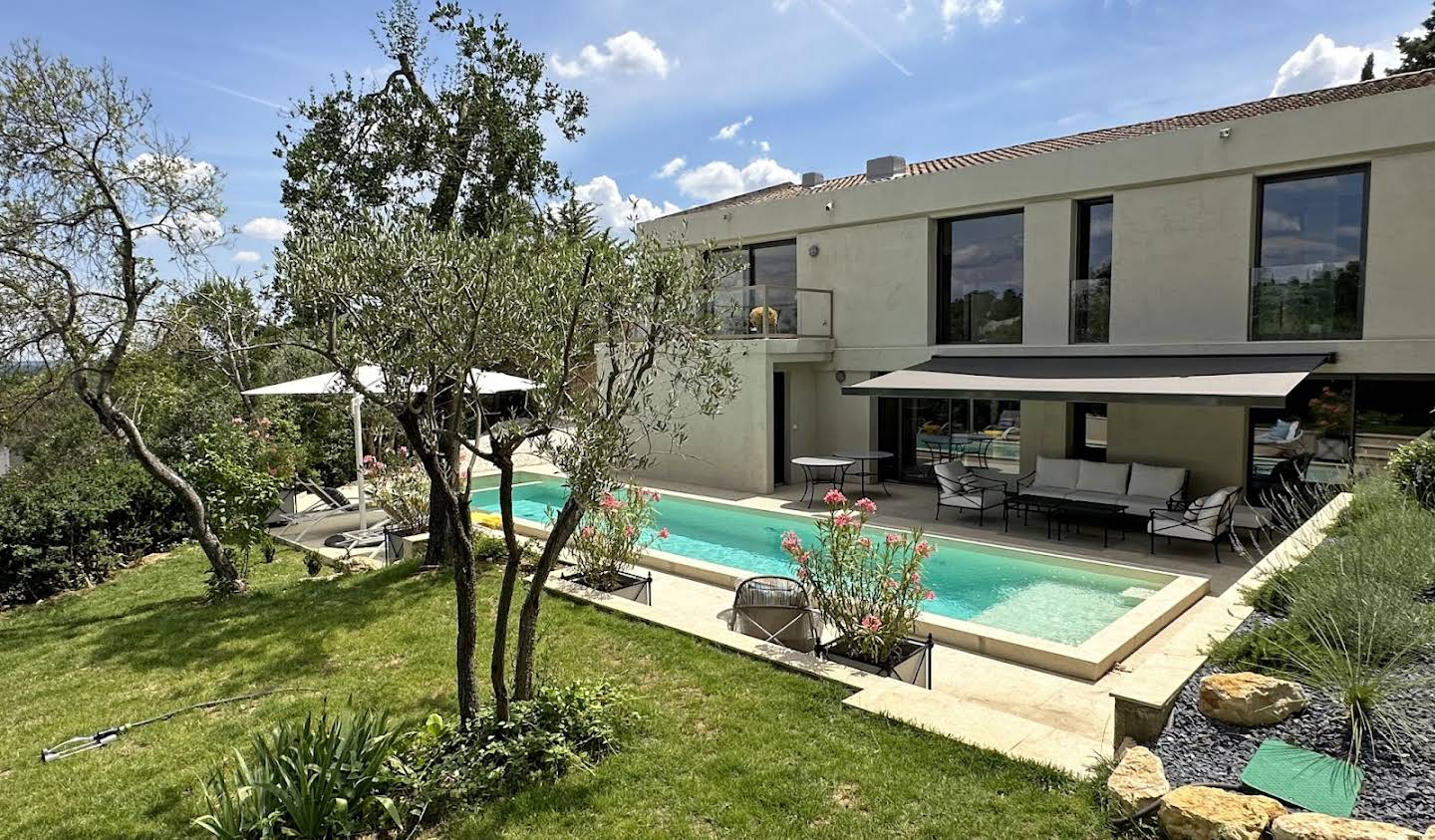 Villa with pool Nimes