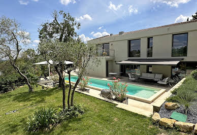 Villa with pool 2