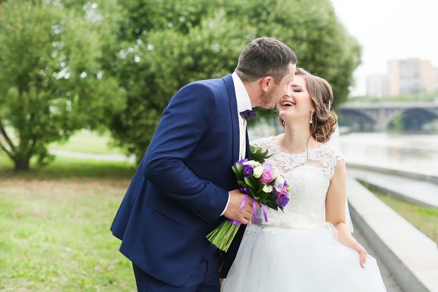 Fotografo di matrimoni Anna Stenina (annastenina86). Foto del 4 luglio 2017