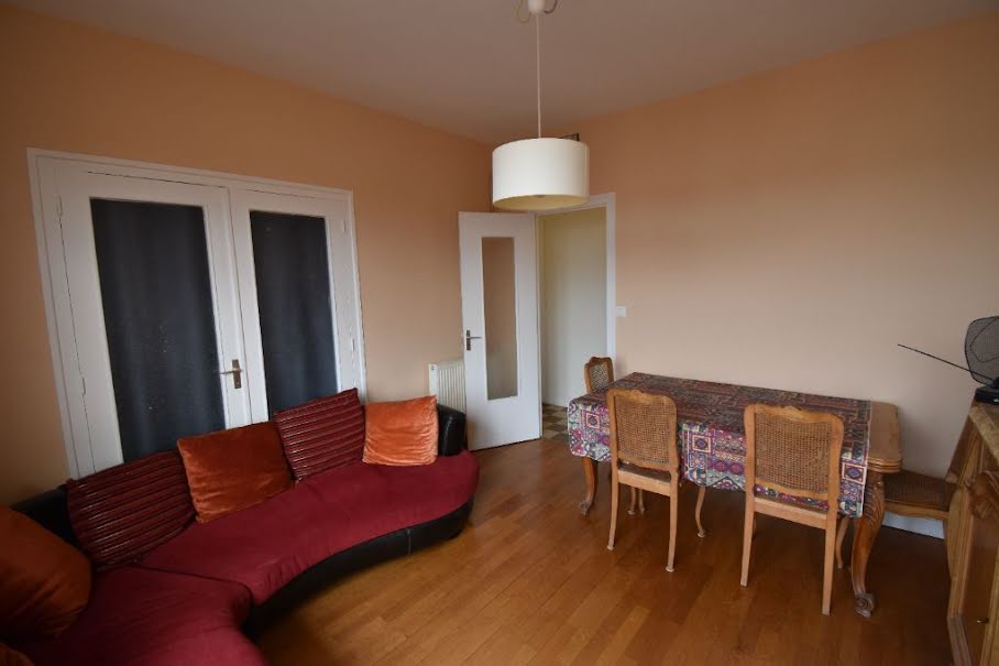 Location meublée appartement 3 pièces 74 m² à Lyon 8ème (69008), 1 342 €
