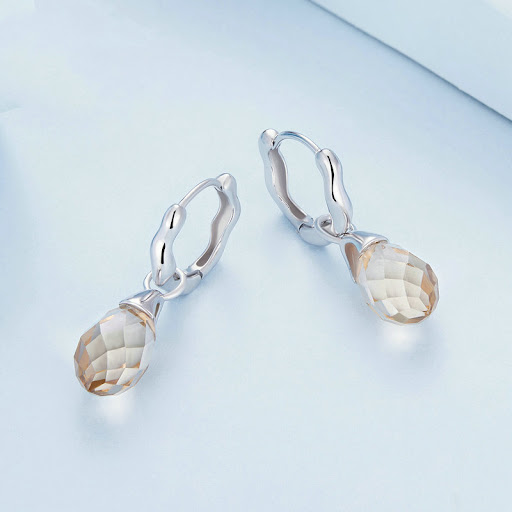 Title 5, Womens Luxury Droplet Shaped Earrings. Timeles...