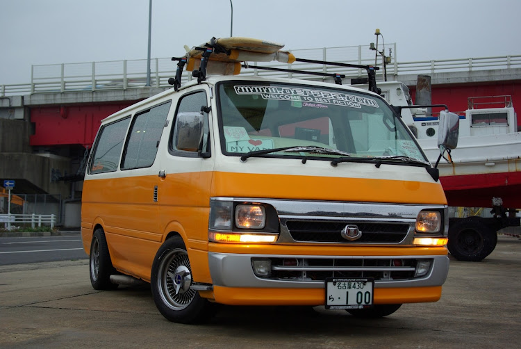 ハイエースバンの右斜め前写真展・ハイエース100系・遊vehicle・バンライフに関するカスタム事例の投稿画像8枚目