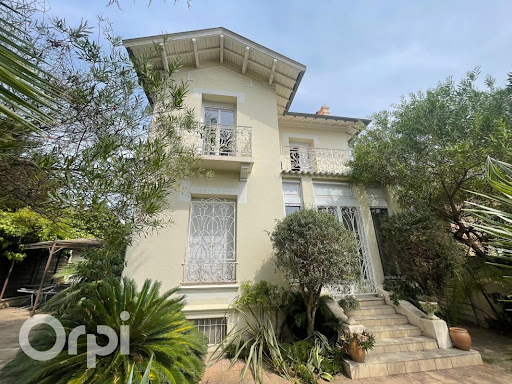 Villa with terrace 1