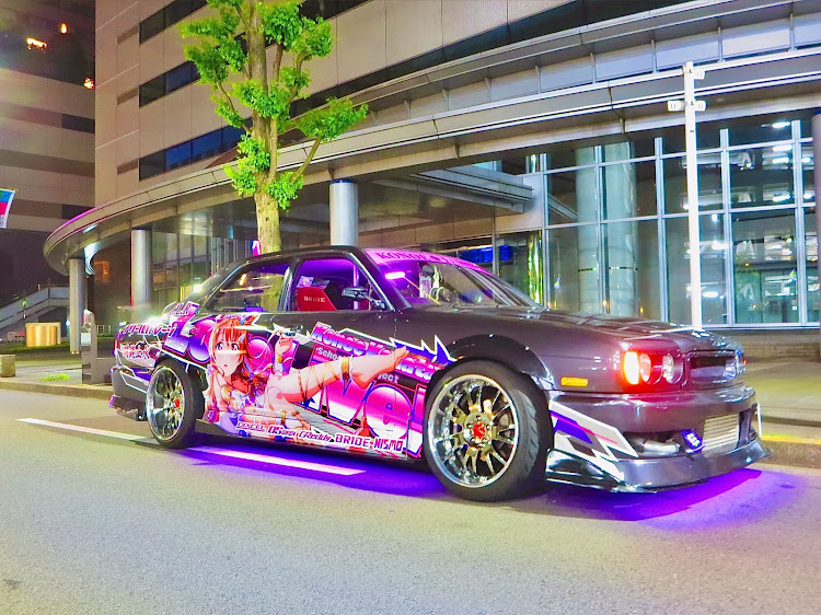 グロリアの痛車・Y32グロリア・ドリ車・ラブライブ!虹ヶ咲学園スクールアイドル同好会に関するカスタム事例の投稿画像1枚目