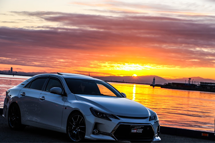 マークXの新年のご挨拶・2020年・初日の出・謹賀新年に関するカスタム事例の投稿画像1枚目