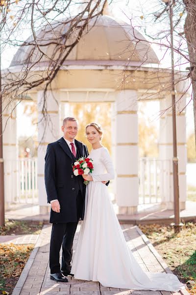 Fotógrafo de casamento Elena Ovchenkova (elenaovchenkova). Foto de 31 de março 2022