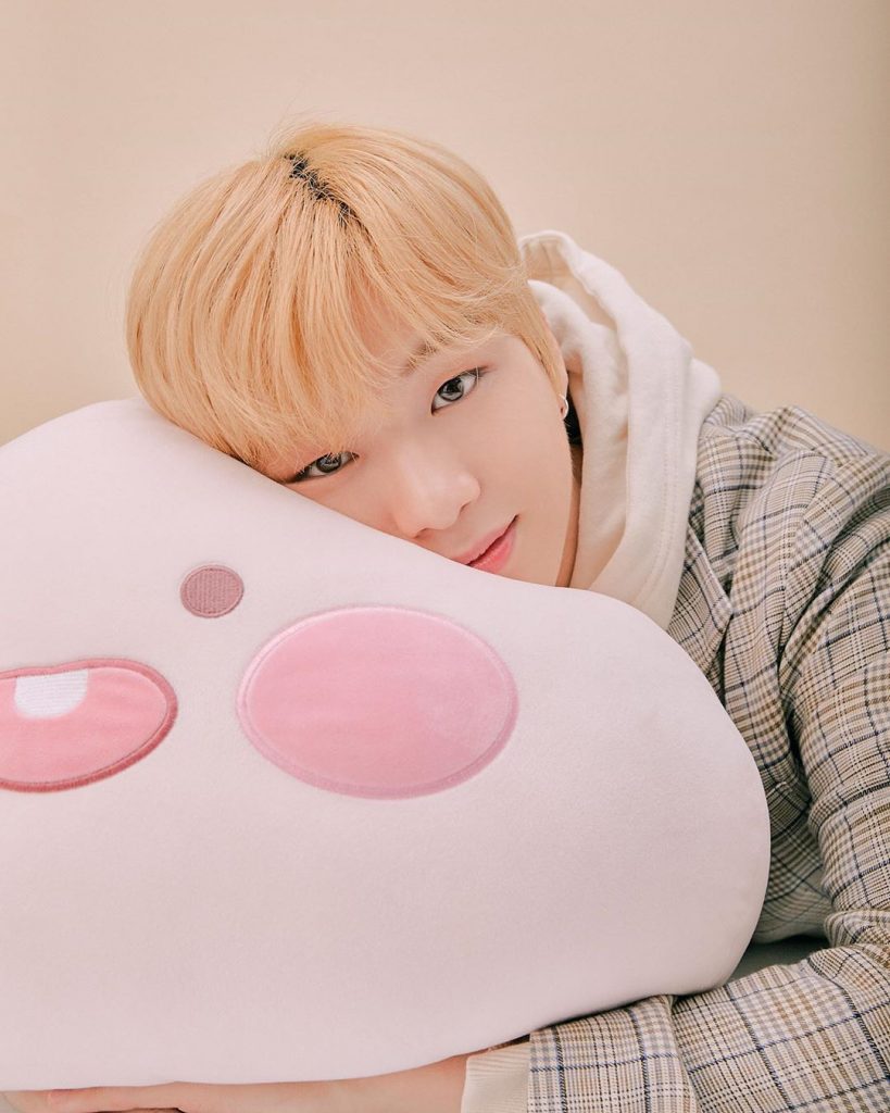 kang daniel apeach 4