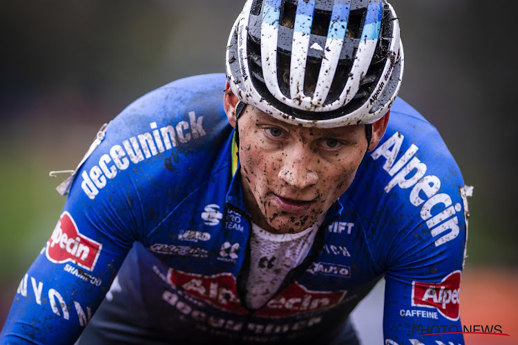 Mathieu van der Poel profiteert van lekke band van Wout Van Aert in de slotronde en wint in Herentals