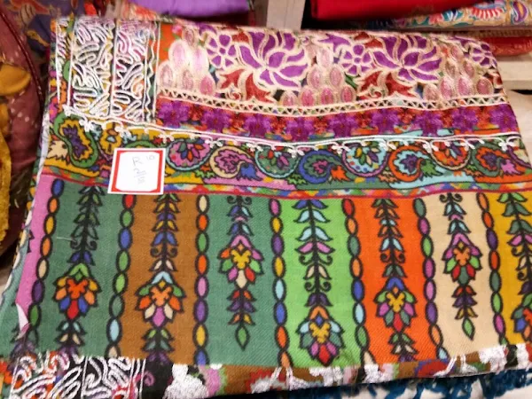 Kashmiri Shawl Store photo 