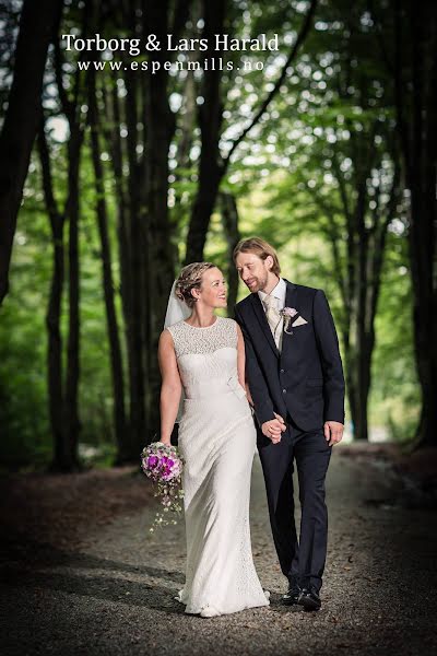 Wedding photographer Espen Mills (espenmills). Photo of 14 May 2019