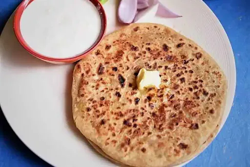 Aloo Pyaaz Paratha With Dahi