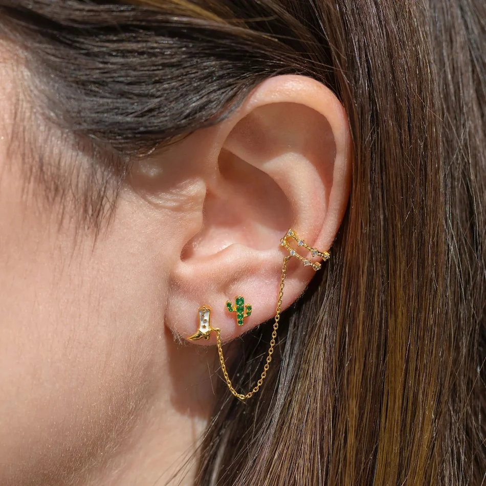 Olie druppelende laarzen kwastje oorclip. Unieke stijl voor een opvallende look. Perfect voor elke gelegenheid. Bestel nu!