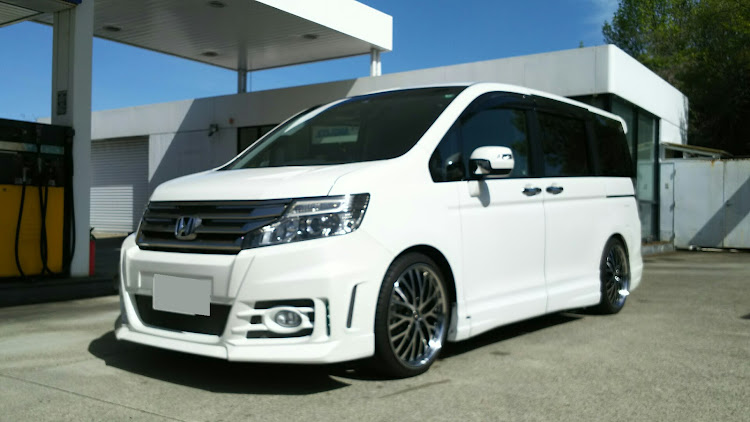 ステップワゴンスパーダの毎度の日影の洗車・ステカチュ－ン😁👍に関するカスタム事例の投稿画像2枚目