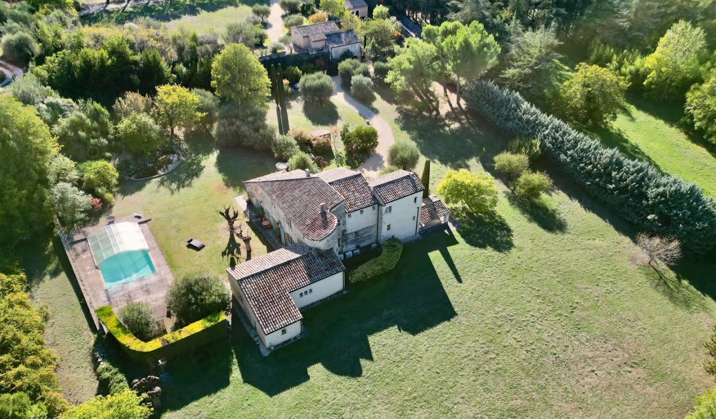 Maison avec piscine et terrasse Uzès