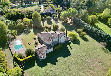 House with pool and terrace 9