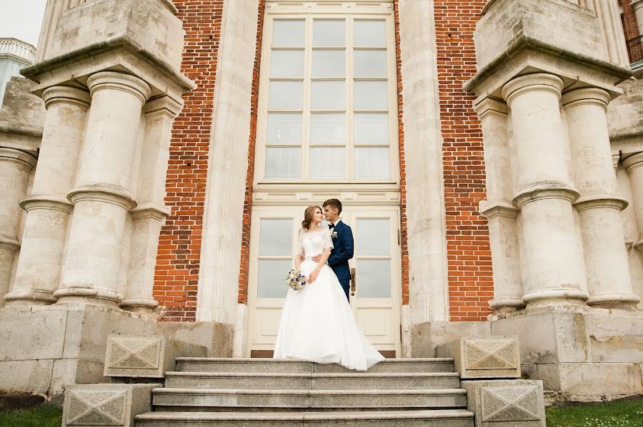 Fotografo di matrimoni Aleksandra Kharlamova (akharlamova). Foto del 1 settembre 2017