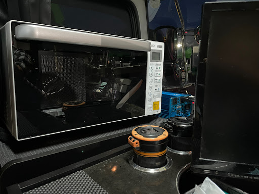 Udクオン のインバーター 電子レンジ 快適運行仕様 長距離トラック運転手 見た 見た 見てくれた ひ き つ る に関するカスタム メンテナンスの投稿画像 車 のカスタム情報はcartune