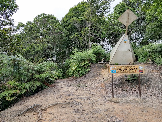 Gunung Angsi Peak