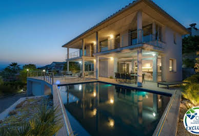 House with pool 7