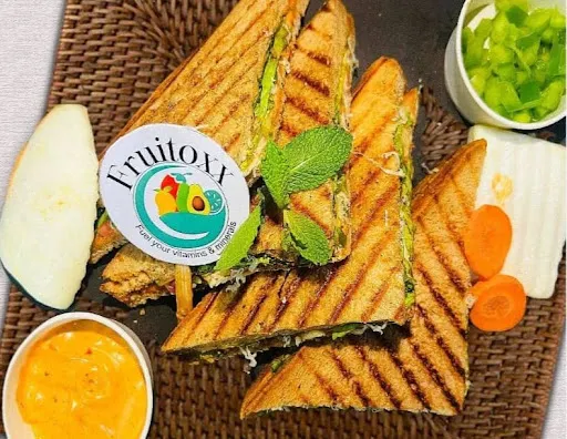 Healthy Grilled Paneer Crunch Sandwich