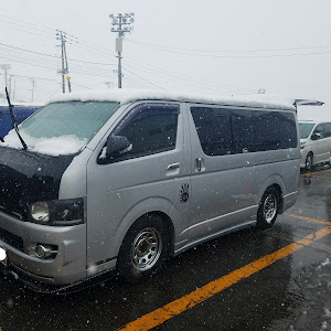 ハイエースバン TRH200V