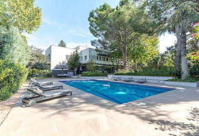 Villa avec piscine et jardin 6