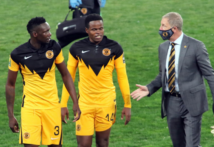 Kaizer Chiefs coach, Stuwart Baxter with Erick Mathoho and Willard Katsande.