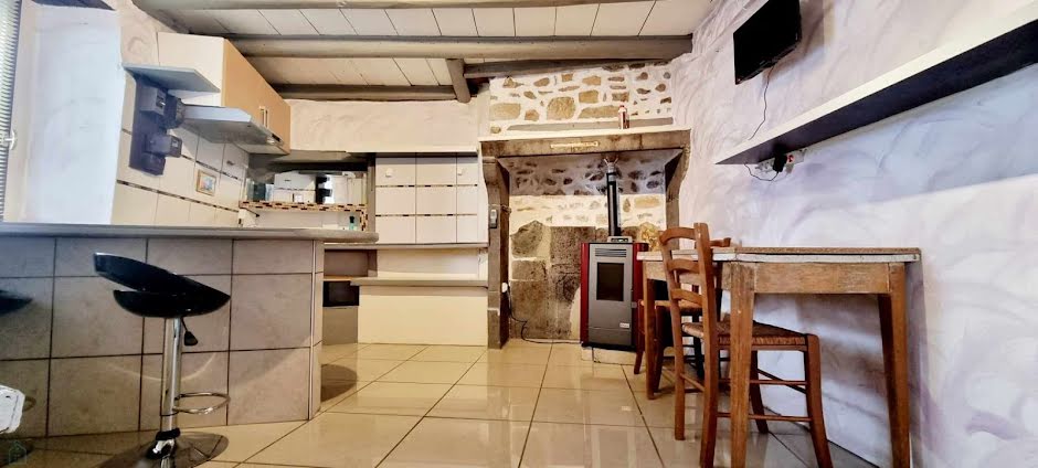 Vente maison 3 pièces 42 m² à Mirefleurs (63730), 80 000 €