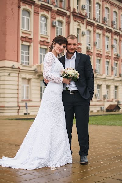 Fotógrafo de casamento Kseniya Shapovalova (shapovalova). Foto de 17 de junho 2018