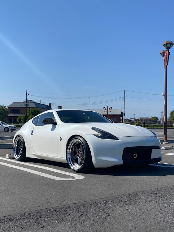フェアレディZの5月もよろしくお願いします・いいね！&コメントありがとうございます！・いいね＆フォロー＆コメントありがとうございます・洗車・今日は雨☔️に関するカスタム事例の投稿画像1枚目