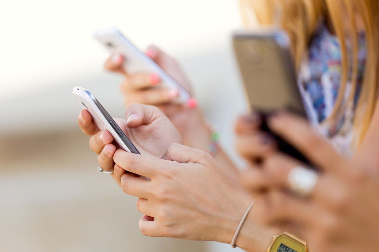 A study by Adoozy power found a significant percentage of 18 to 26-year-olds spend an average of 30 seconds on each interaction, equating to spending at least a quarter of every day engaged with their cellphone.