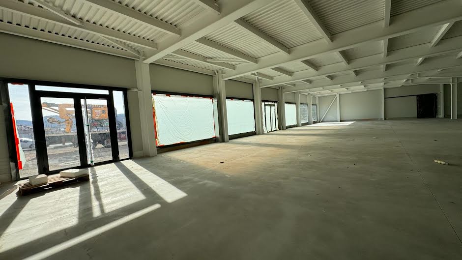 Location  locaux professionnels  288.54 m² à Le Luc (83340), 6 059 €