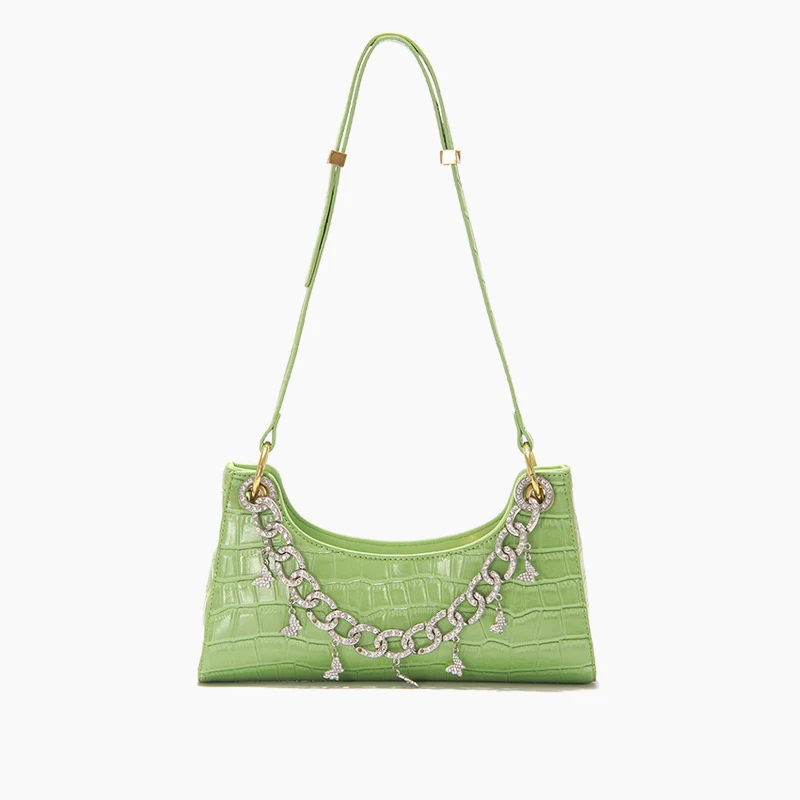 Sac à bandoulière femme design de niche française, sac arc-en-ciel mode. Un accessoire tendance pour transporter vos essentiels avec style et originalité.